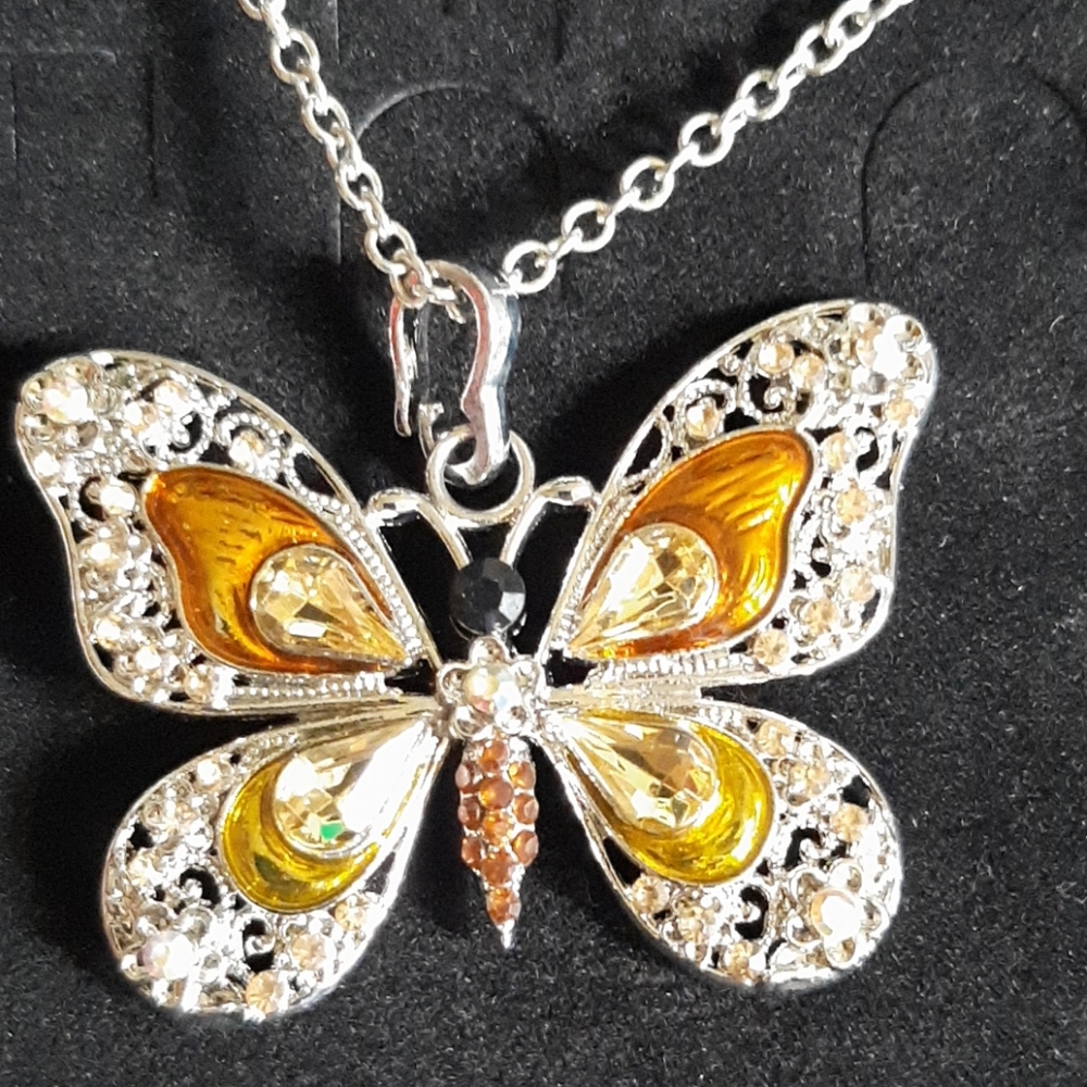 Butterfly necklace NWOT - Picture 3 of 12